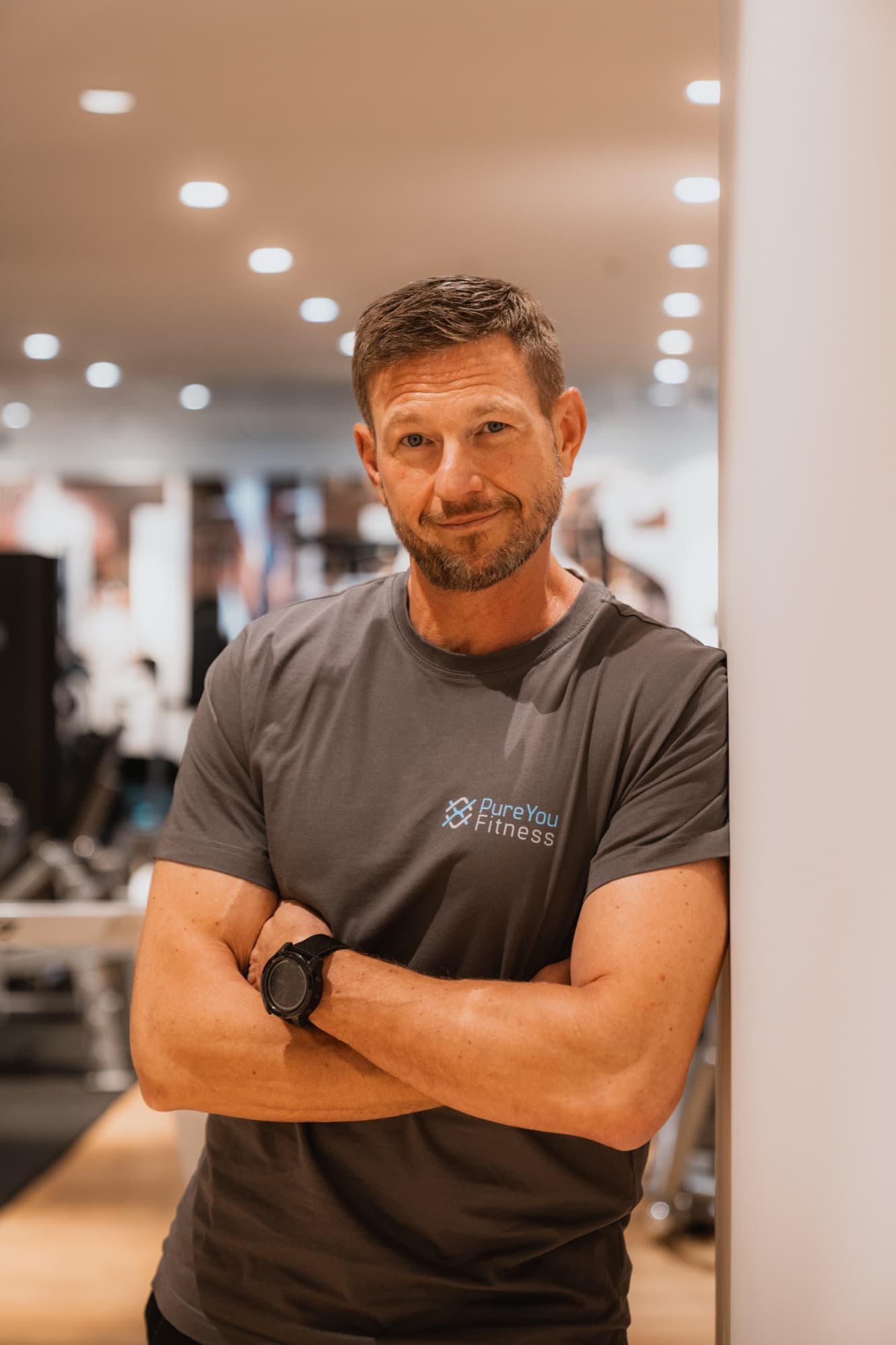 Pat, Ernährungsberater bei PureYou Fitness, im Studio
